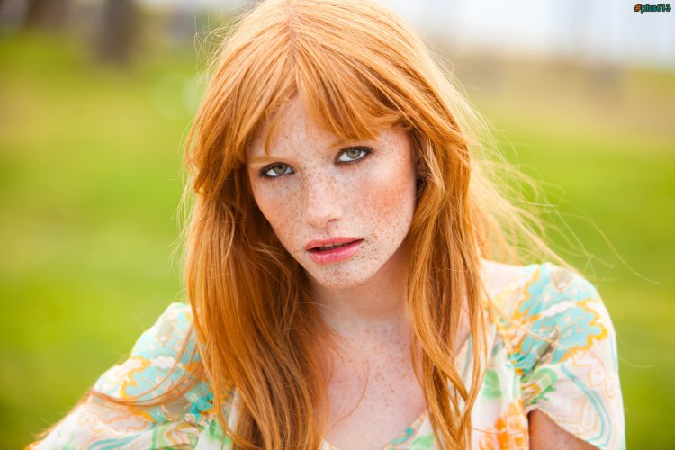 Конопатая Майя Хоук