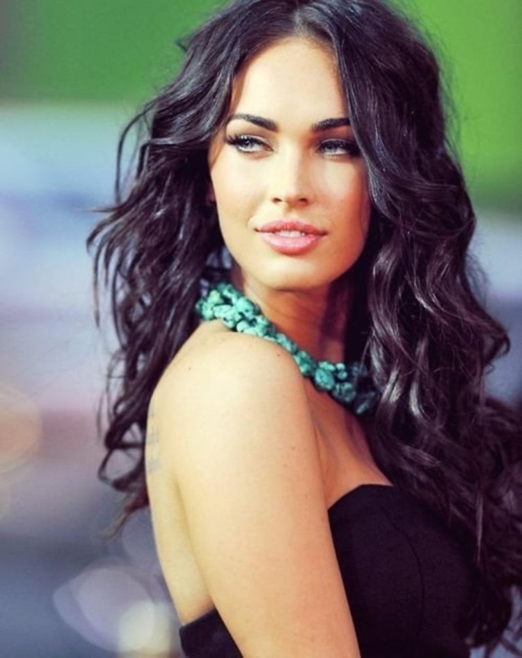 Меган Фокс кудри