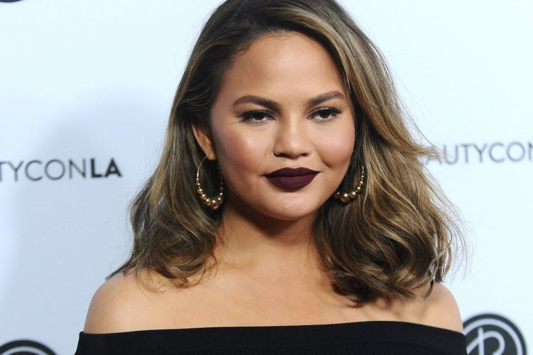 Крисси Тейген и певица Адель