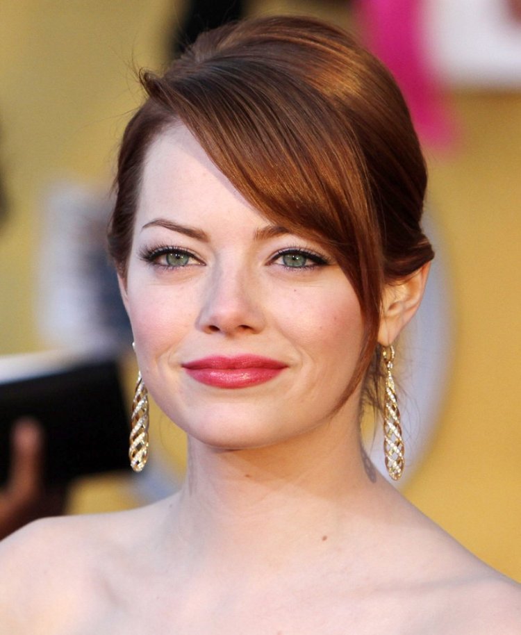Эмма Стоун прически
