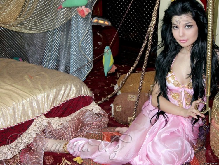 Актриса Зилола Мусаева