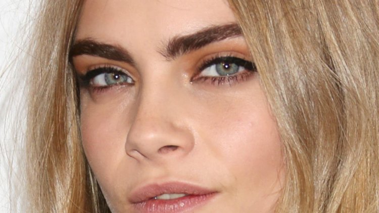 Кара Делевинь глаза