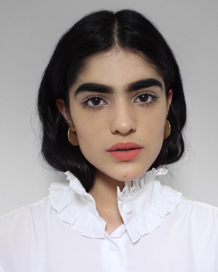 Лили Коллинз селфи