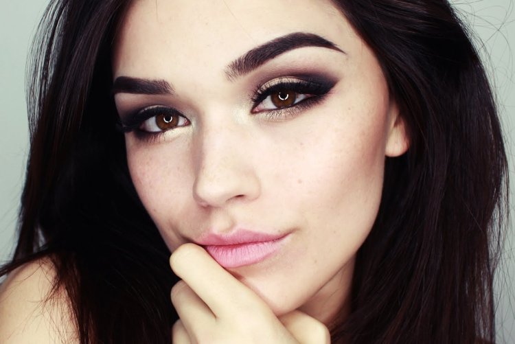 Эмили Ратажковски без макияжа