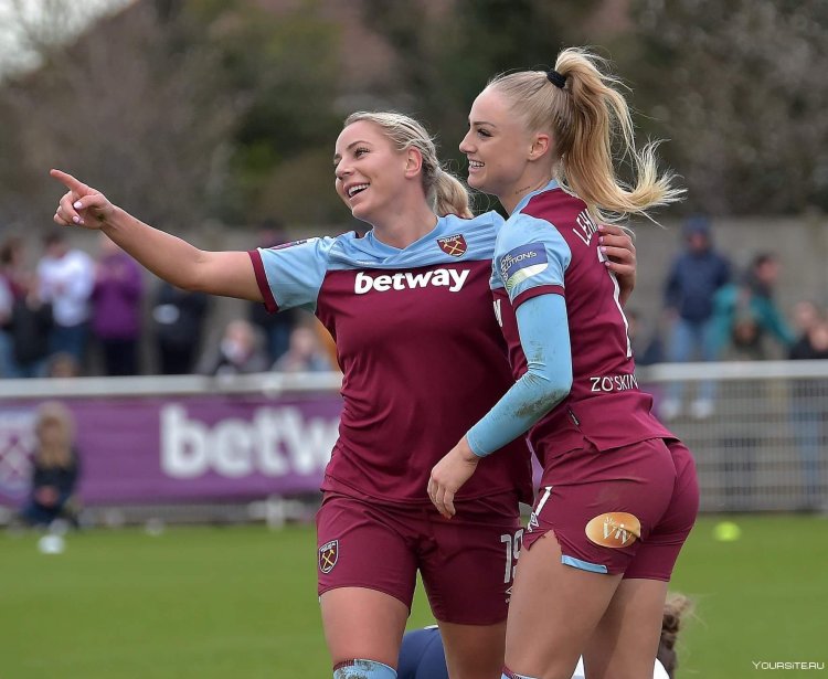 Алиша Леманн