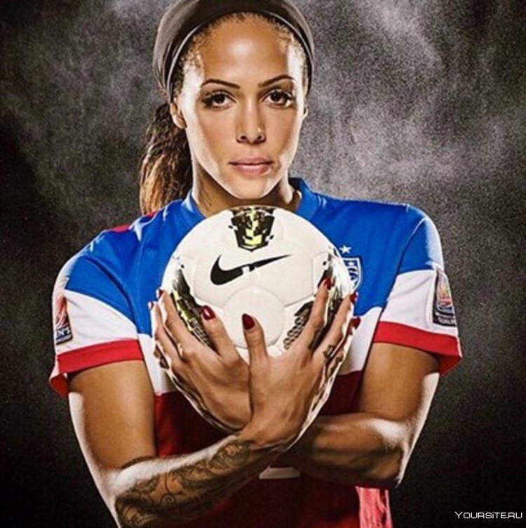Сидни Леру футболистка