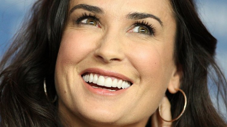Деми Мур улыбка