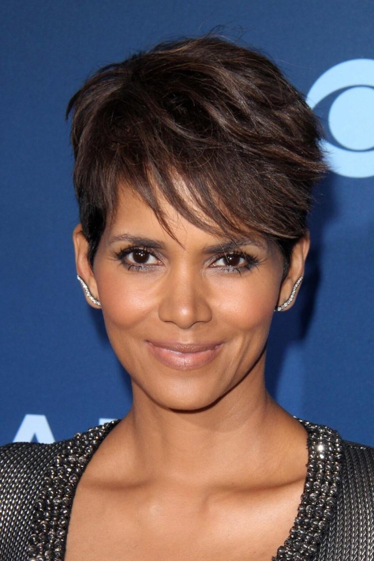 Афроамериканка с короткой стрижкой