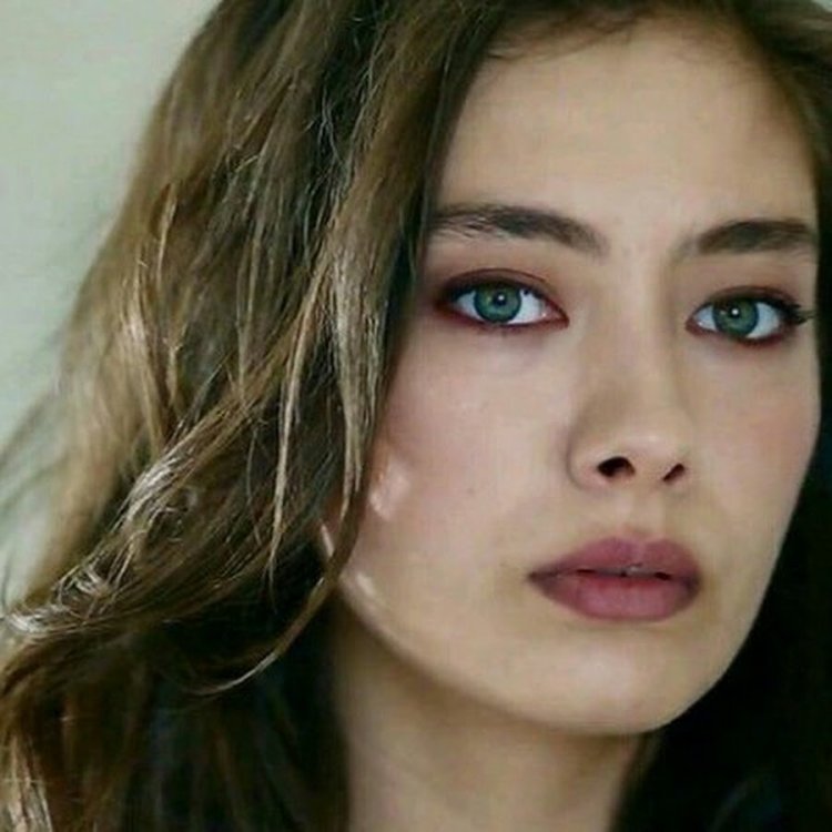 Неслихан Атагюль Нихан