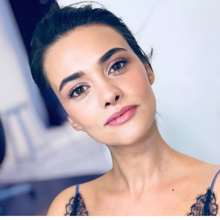 Ханде Сорал актриса