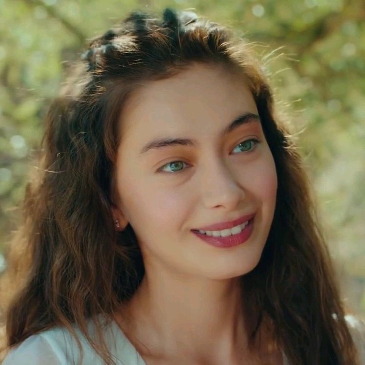 Неслихан Атагюль Наре