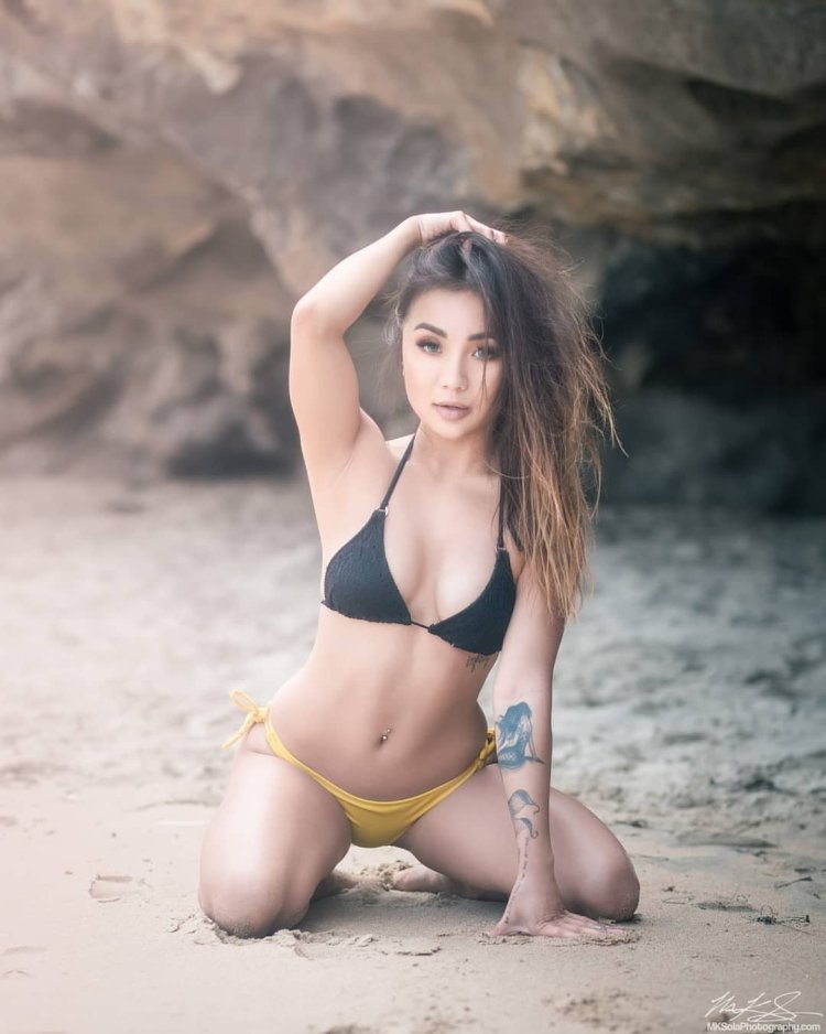 Гульжан Накипова бикини