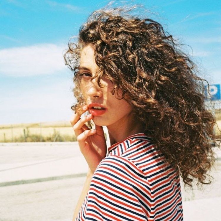 Стиль кудрявых девушек