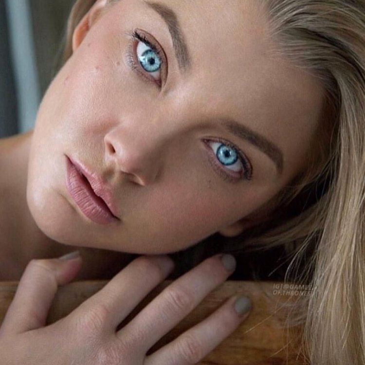 Натали Дормер глаза