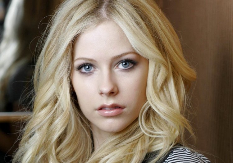 Аврил Лавин блондинка
