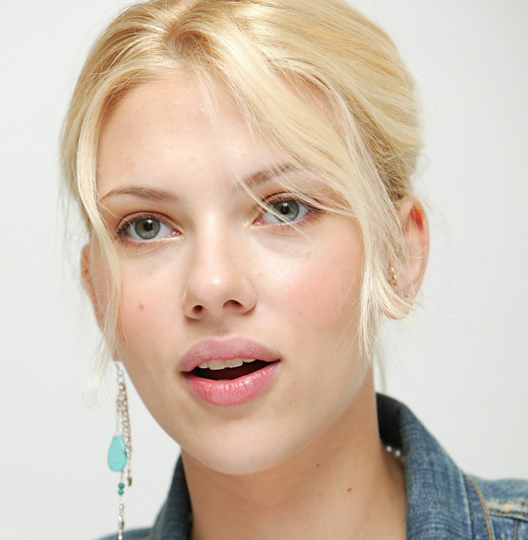 Анджелина Джоли