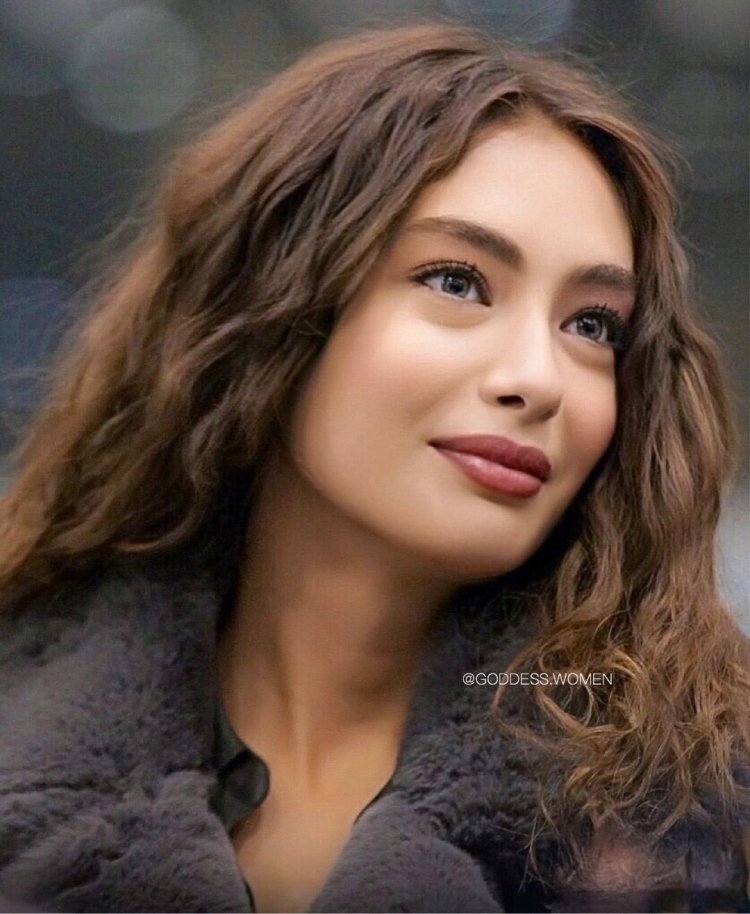 Неслихан Атагюль