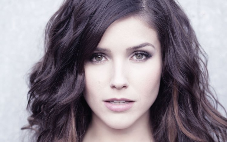 Актриса София Буш