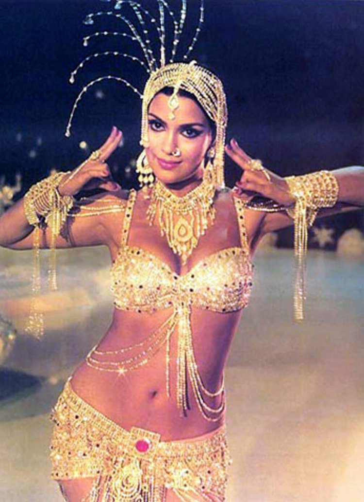 Актриса Болливуда Зинат Аман