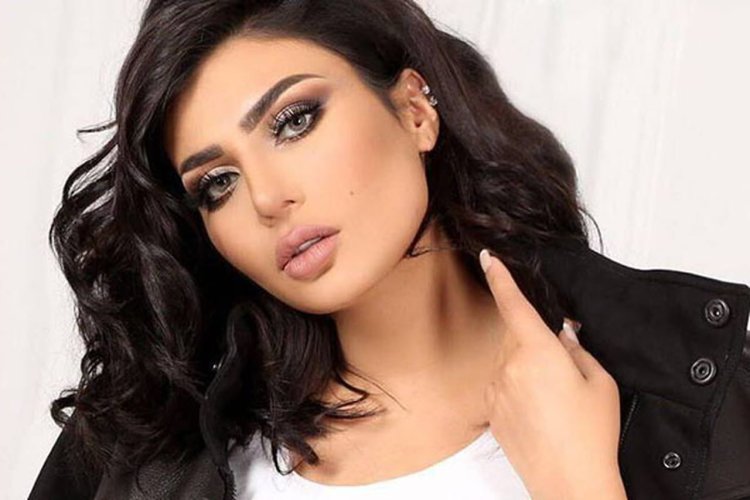 Кувейтская телеведущая Амаль Аль-Авади