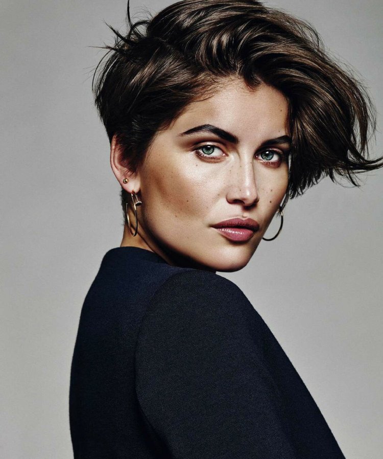 Летиция Каста с короткой стрижкой