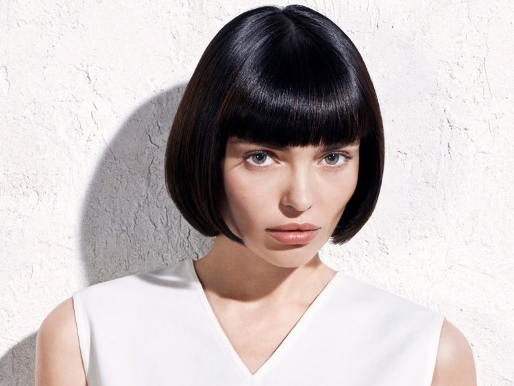 Стрижка с легкой челкой