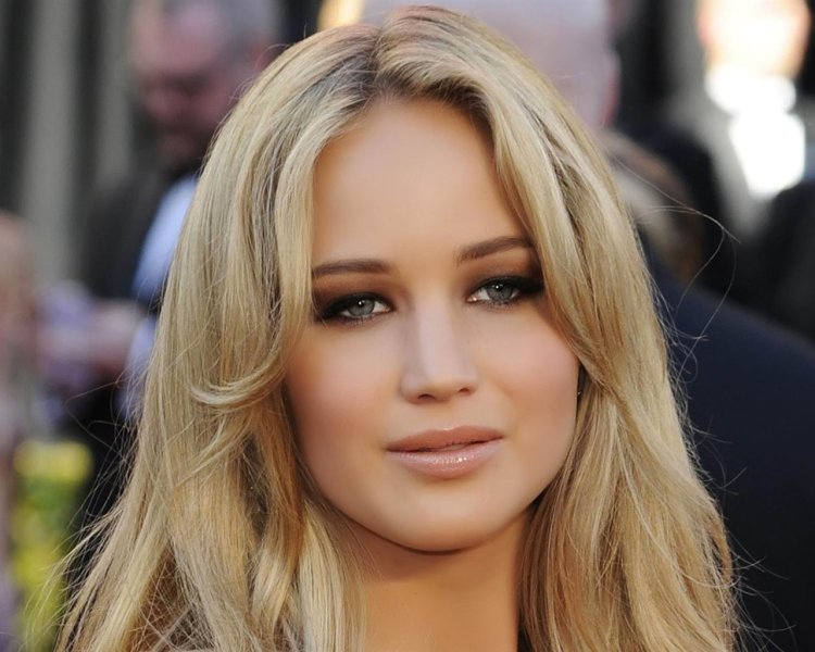 Николь ДЕХАФФ