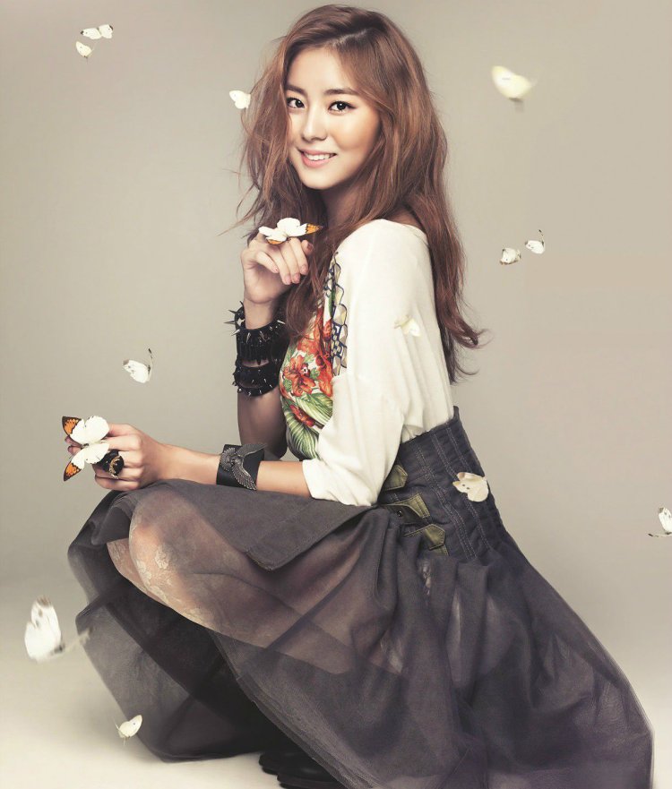 Uee корейская певица