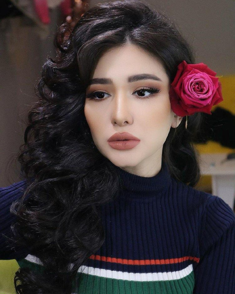 Зарина Низомиддинова