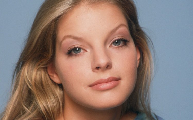 Ивонна Катерфильд певица