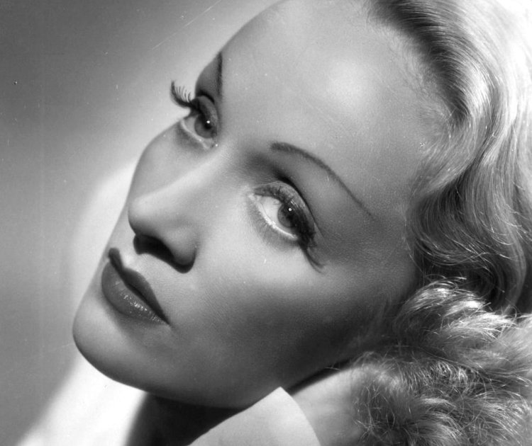 Марика Рекк