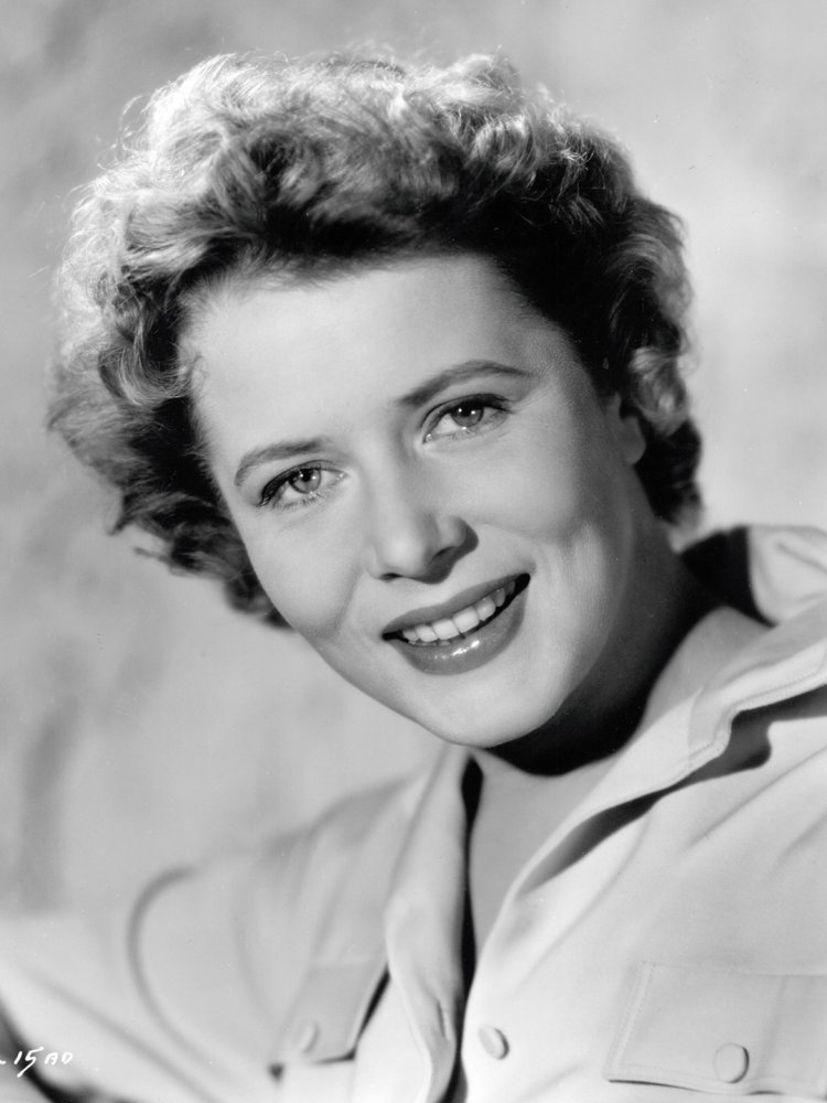 Эвелина Холл