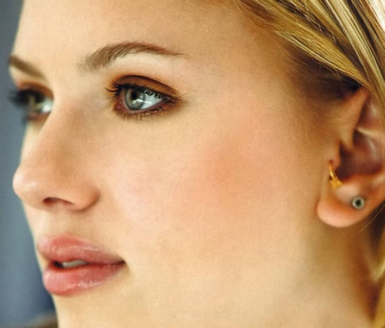 Скарлетт Йоханссон козелок