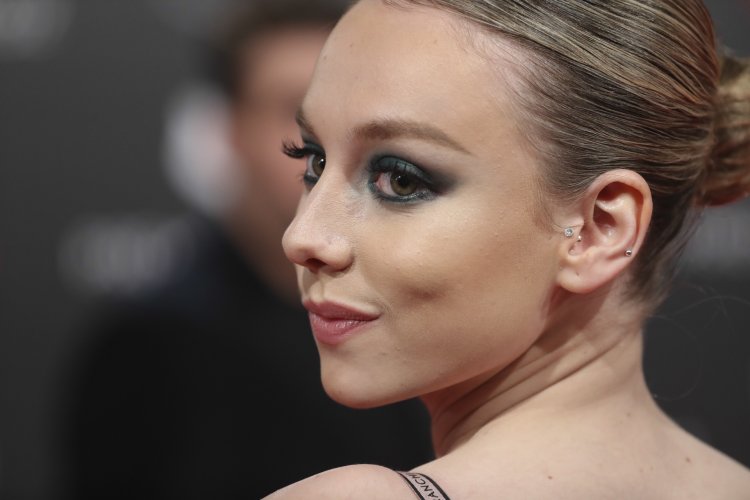 Эстер Экспозито элита Карла