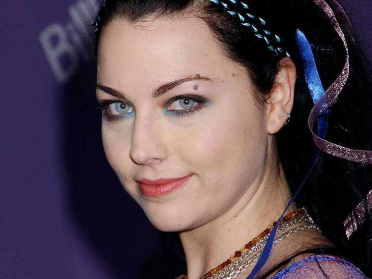Amy Lee Evanescence пирсинг