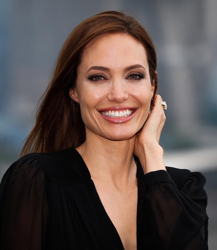 Анджелина Джоли 2022