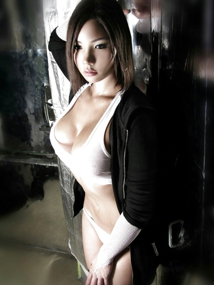 Han ga Eun в платье