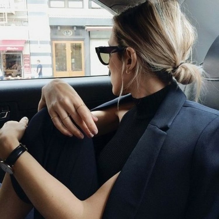 Бизнес леди со спины