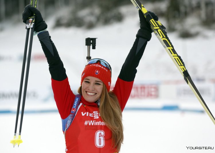 Паулина Фиалкова попа