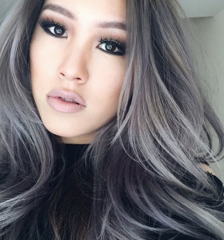 BLACKPINK Lisa hair Color