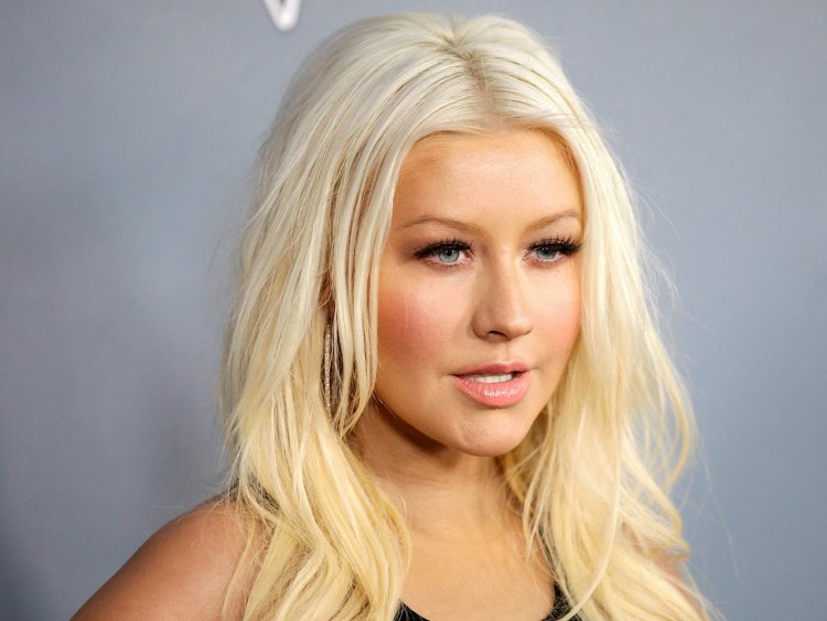 Christina Aguilera блондинка. Волосы