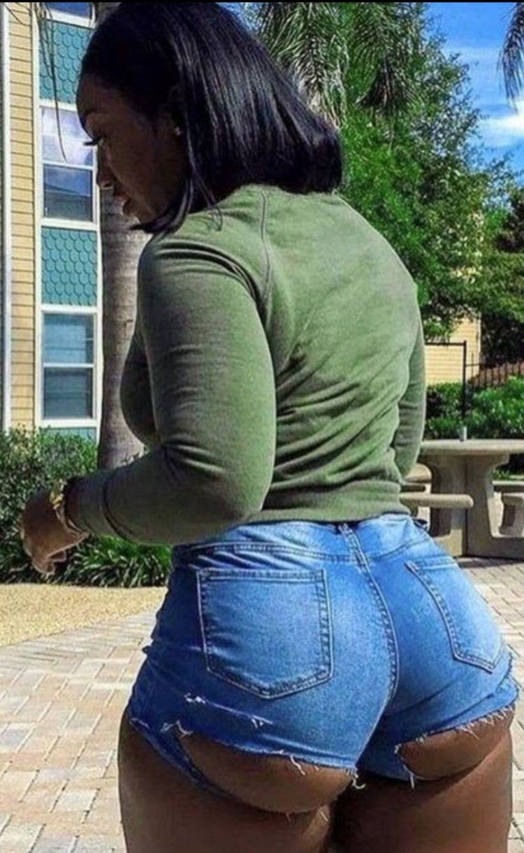 Биг асс шорты