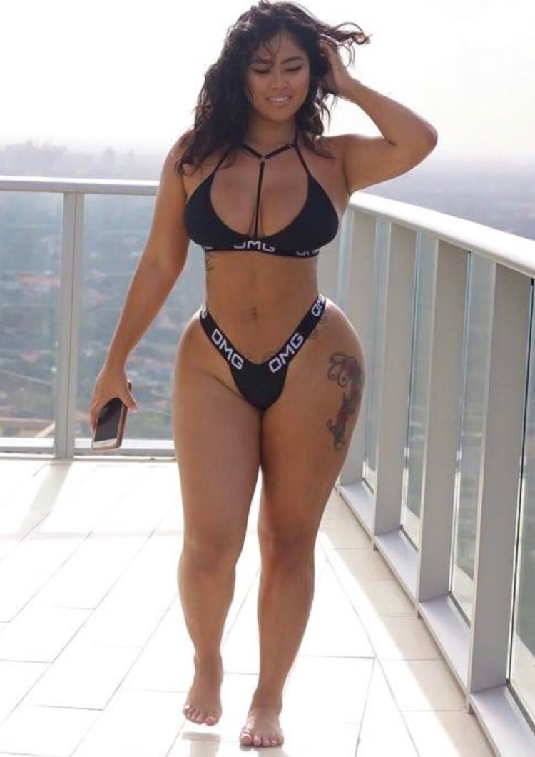 Рэйчел Смит wide Hips