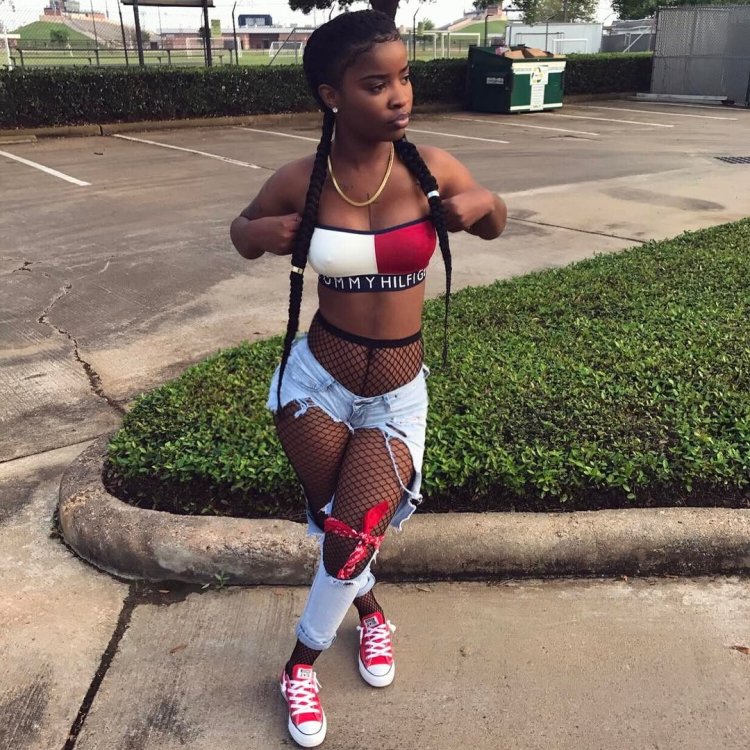 Красотка эбони Браун гетто