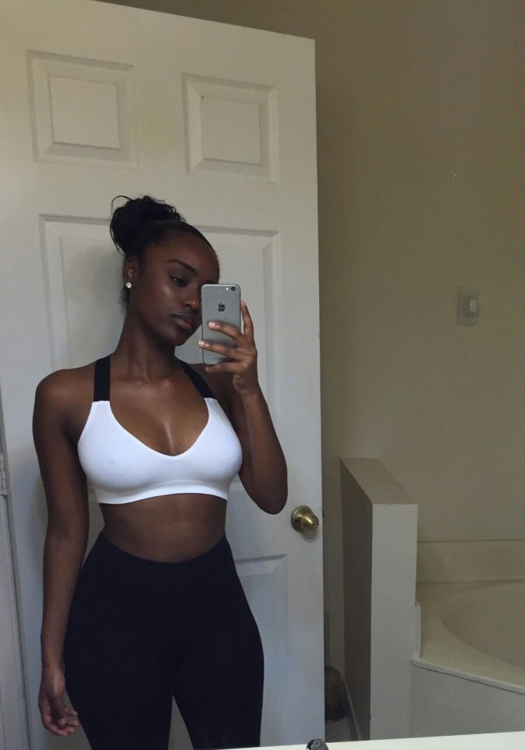 Чернокожая селфи