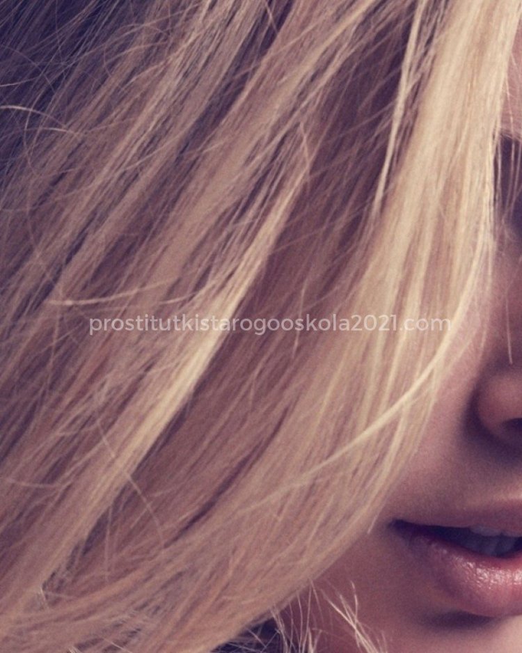 Девушка блондинка