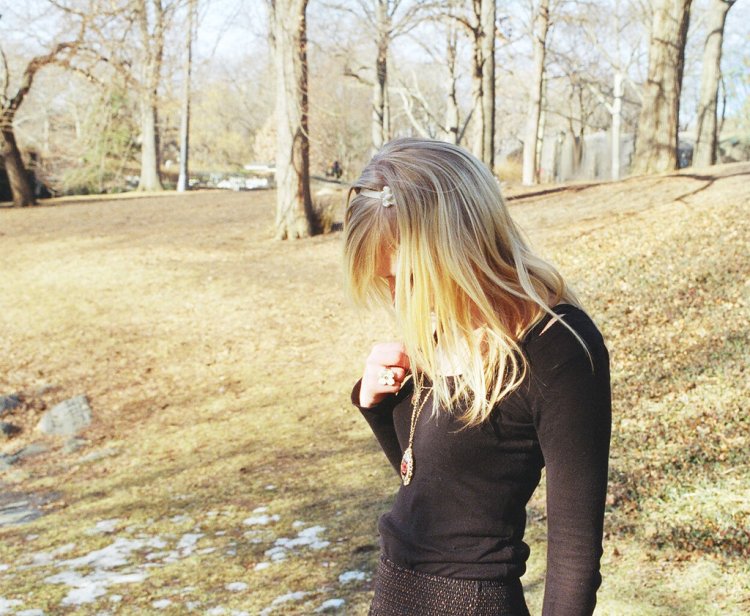 Блондинка без лица