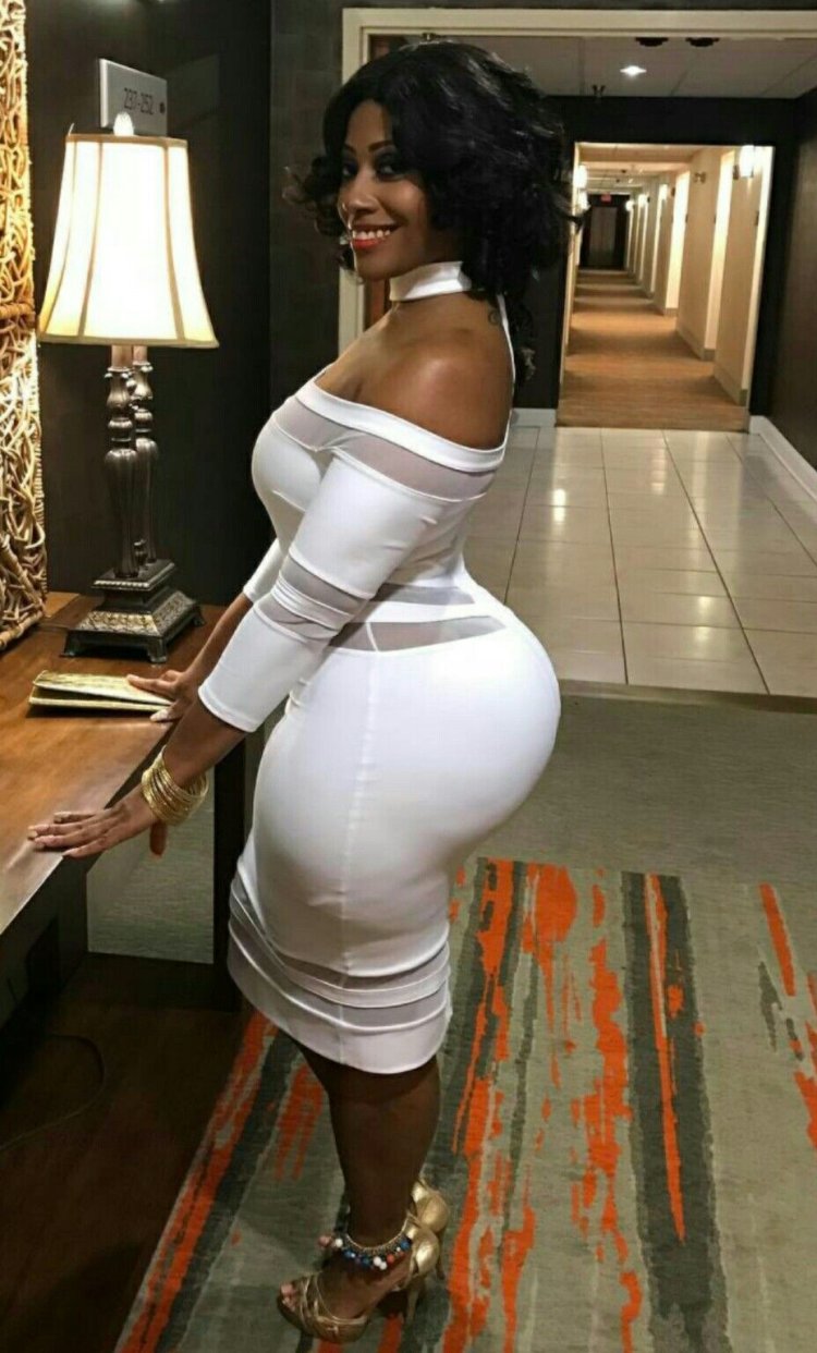 Виктория Абрахам Биг асс sweaty