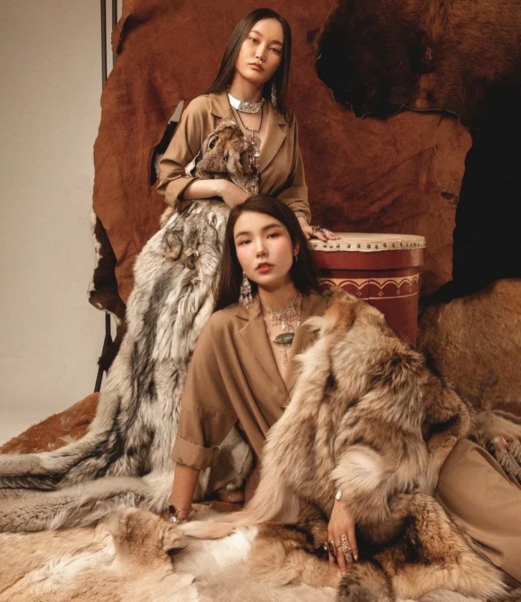 Ножки якутских девушек