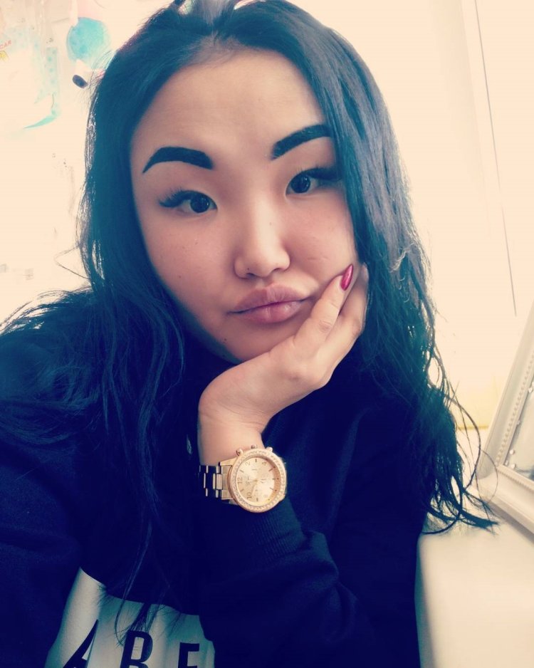 Анжелика прототюяконова брови